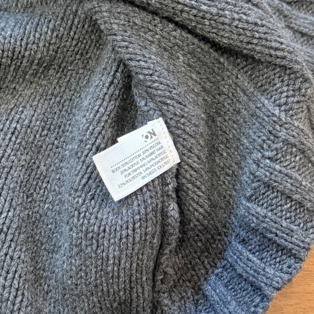 Old Navy Grey Cable Knit Toggle Cardigan Hooded Faux Fur Trim Sweater Womens‎ M
